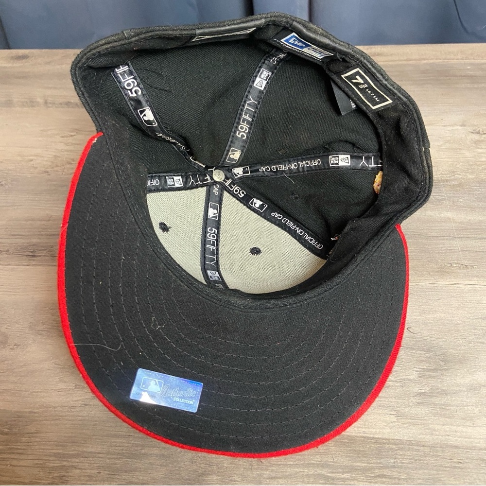 New Era Black and Red Cap with Yellow Pittsburgh Pirates 7 3/8 Size MLB Hat - Picture 6 of 12